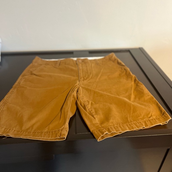 Size 34. Men’s dark khaki Old Navy shorts. Great condition. - Picture 4 of 6